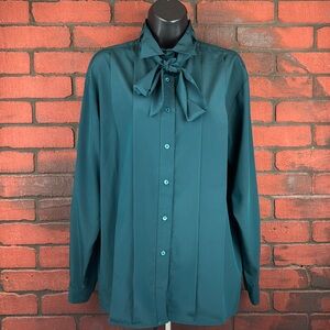 Tica Woman's‎ Green Blouse Size 14